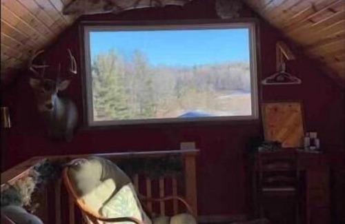 Hixton Cabina | Living Waters Cabin Getaway