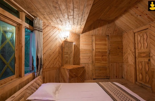 Kotkhai Otro | Livingstone Ojuven Adventure Tree House, Kothkai