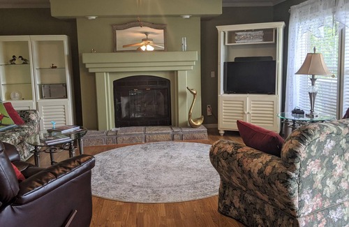 Omaha Casa | ** Nuevo ** Llama House - Vistas increíbles - Entorno campestre - ¡Cerca de todo!