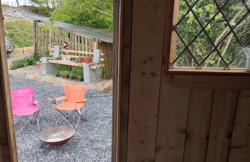 Llandovery Cabina | Llandovery - Cabin - Sleeps 2 - Parking - Garden