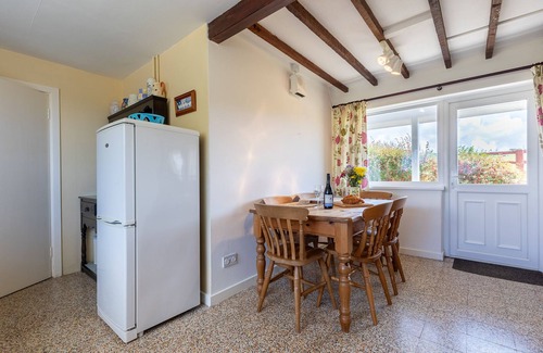 Trefin Cabaña | Llanwg, Holiday Cottage Trefin, Sleeps 5, 3 bedrooms, bathrooms