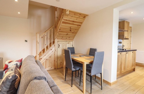 Llanwddyn Cabaña | Llety Dewi