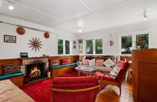 Hatepe Casa | Llieno - Lake Taupo Holiday Home