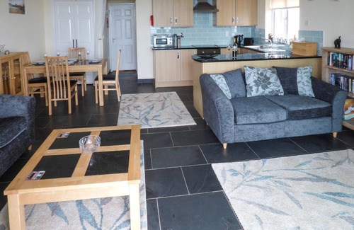 Pendine Cabaña | LLYGAID YR HAUL, pet friendly in Pendine