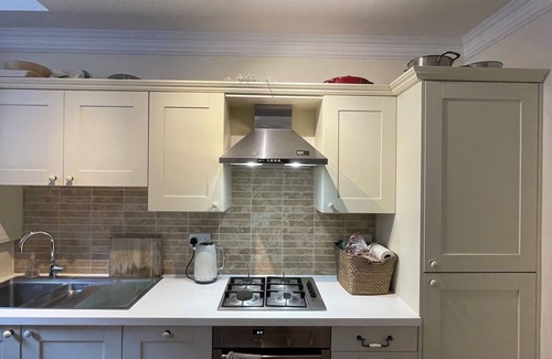 Mile End Apartamento | LNDN-EDI133 · Chic Victorian Flat in Private Estate - Mile End!