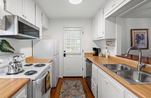 Point Clear Casa | Lob Lolly Cottage, A stylish cottage 5 minutes to downtown Fairhope,