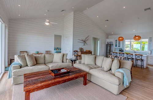 Great Guana Cay Casa | LOBSTER SEASON SPECIAL-NEW POOL & DECKS Luxury home with dock on Sea of Abaco