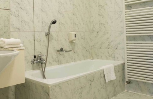 Fiorenzuola d'Arda Hotel | Locanda San Fiorenzo