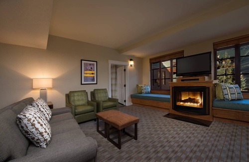 Lakeside Park Complejo | Located in Heavenly Village, nearby restaurants and shopping, ski lift outside !