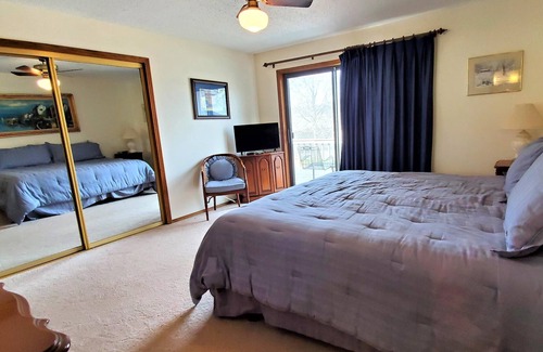 Eureka Springs Condominio | LOCATED ON THE ISLAND!