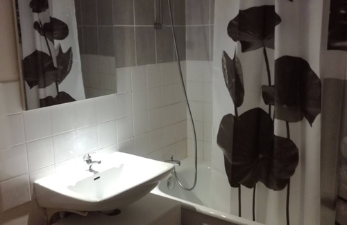 Bellevue Apartamento | Ubicado en las afueras del centro de Brest (a 3 km de la estación de tren y del centro de Jaurès ,,,,,,,,)