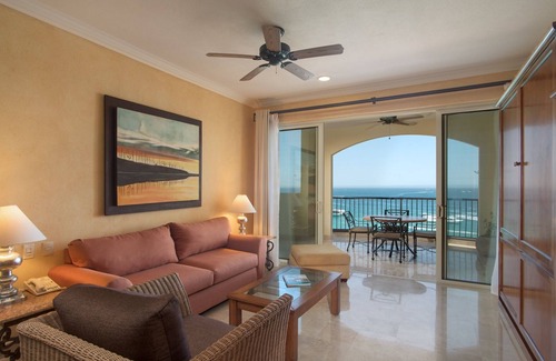 San José del Cabo Complejo | Located on the Pristine Medano Beach