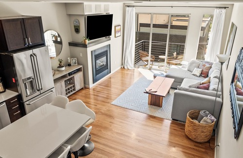 Highland Casa | Location!! 2 Bedroom Townhouse w/ Rooftop Deck in LoHi