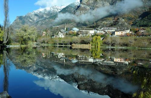Le Lauzet-Ubaye Apartamento | location 4 pers Angélique t 2 résidence les bords du lac lac