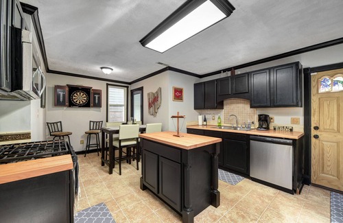 Ohio City Casa | LOCATION!- City Getaway in the FLATS!