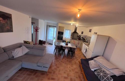 Saint-Mars-de-Locquenay Apartamento | Location à la campagne