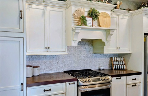 Lakeview Casa | Location, location, location! This is your HOME away from home for the holidays!