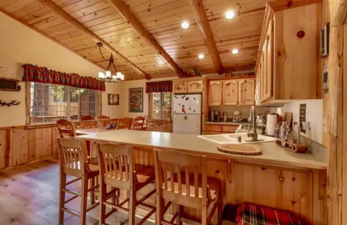 Big Bear Lake Cabina | Location, Location, Location!! Emerald Isle Cabin