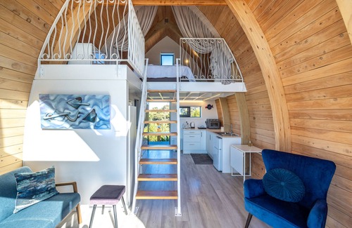 Ostend Cabina | Location matters! This is romance!