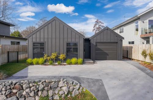 Rainbow Point Casa | Location on Point - Taupo