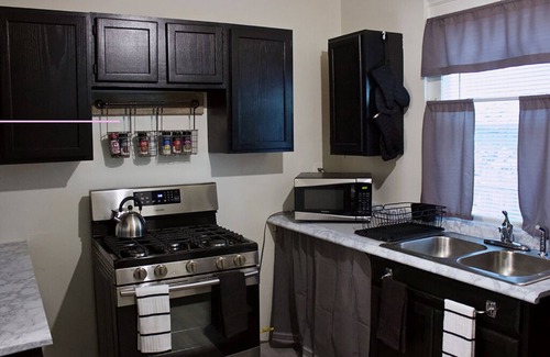 Elizabeth Park Valley Casa | Ubicación y confort! A solo 3 minutos del centro de Akron