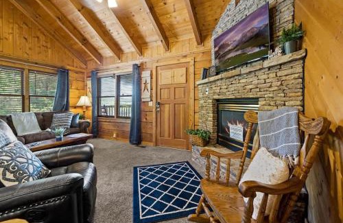 Gatlinburg - Pigeon Forge Casa | Location Smokies Log Cabin Hot Tub Fireplace