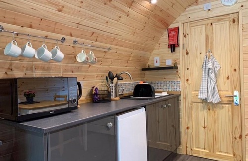East Lewiston Chalet De Esquí | Loch Ness Woodland Pods - Fully Equipped Glamping pod