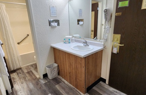 Laurel Hotel | Locomotive Inn