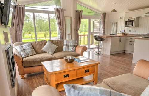 Errol Cabaña | LODGE 2 - KINNOULL, romantic, luxury holiday cottage in Errol