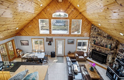 Holcombe Casa | Logia Getaway Grande Casa Lago Holcombe Retreat & Centro de Eventos Casa