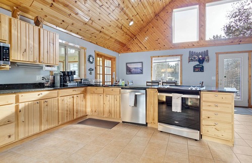 Holcombe Casa | Logia Getaway Grande Casa Lago Holcombe Retreat & Centro de Eventos Casa