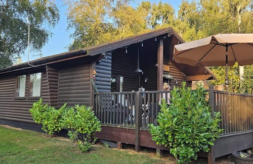 Tattershall Cabina | Lodge con bañera de hidromasaje con vista al lago de pesca con clavija de pesca privada