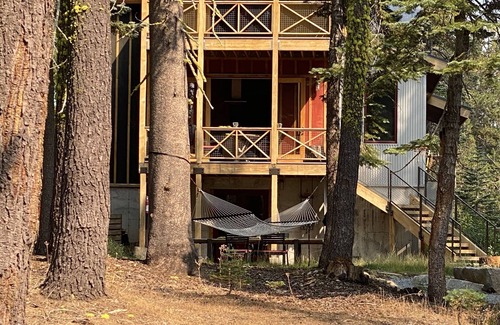 Serene Lakes Casa | Lodgepole Pine House una vacaciones Ecológicamente Diseñado Inicio