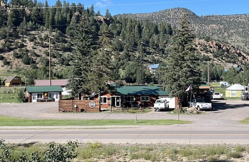 South Fork Cabina | Lodgepole Yurt at Aspen Ridge Cabins