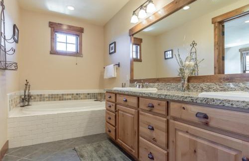 Mammoth Lakes Casa | Lodges 1132 - 3 bedroom Townhome on Golf Course