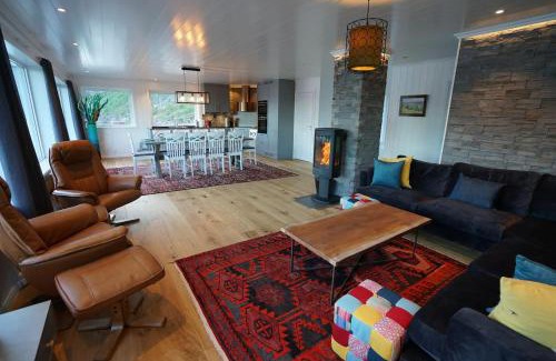 Hamnøya Casa | Lofoten panoramic luxury home with sauna