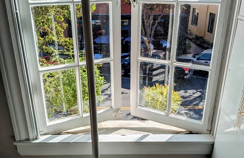 Burlingame Apartamento | Loft apartment in charming downtown Silicon Valley. Restaurant Paradise.