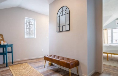 Whitehall Apartamento | Loft Apartment in Downtown Whitehall