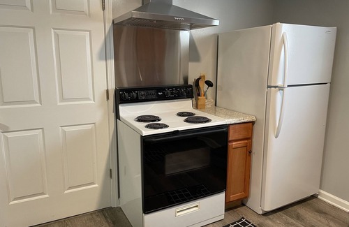 Clifton Apartamento | Loft apartment with view of Main Street & TN River at Clifton!