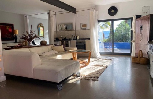 Sagra Apartamento | APARTAMENTO CON VISTA AL JARDIN