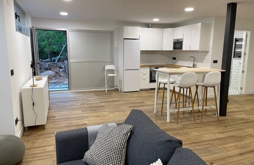 Galapagar Apartamento | Loft in Torrelodones, 25km. from Madrid Centre. Public transport at 5min walk.