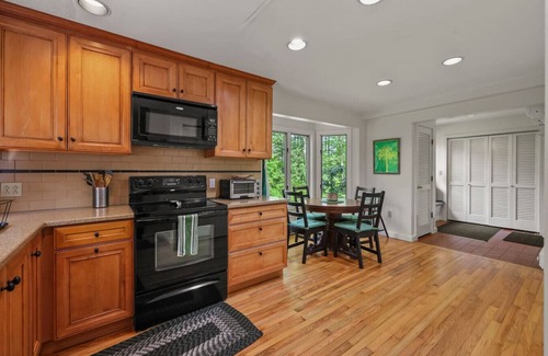 Housatonic Casa | Lofted Hideaway on Pixley Hill