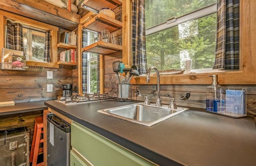 Sherwood Cabina | Nueva casa pequeña cerca de bodegas y SW Portland