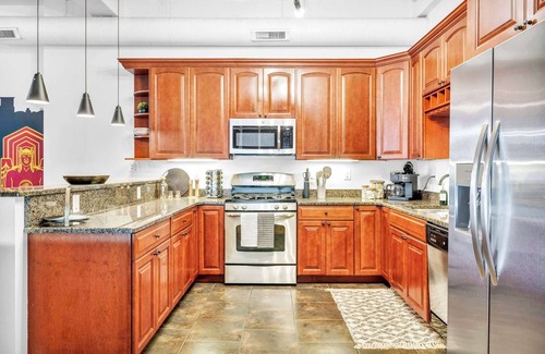 Gateway District Apartamento | Lofts on E4th | Walk to Sports | 2Kings + Sleeps 8