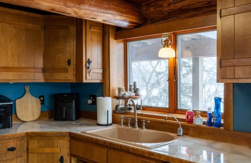 Pelican Rapids Cabina | Log Cabin at Moonlight Bay