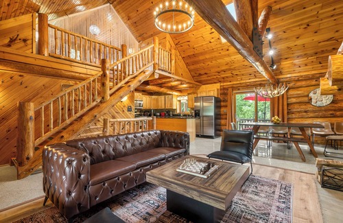 Cherry Valley Cabina | Log Cabin Escape+King B+Hot Tub+Sauna+River Views