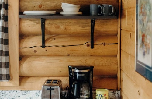 Wasilla Cabina | Log Cabin In Quiet Neighborhood!