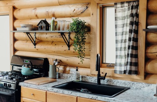 Wasilla Cabina | Log Cabin In Quiet Neighborhood!