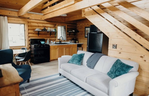 Wasilla Cabina | Log Cabin In Quiet Neighborhood!