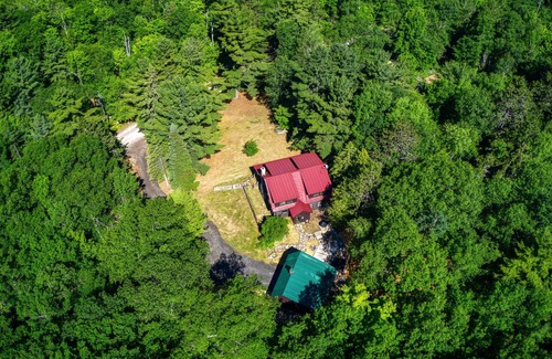 Wilmington Cabaña | Log Cabin in Wilmington w/ Hot Tub Near Skiing!